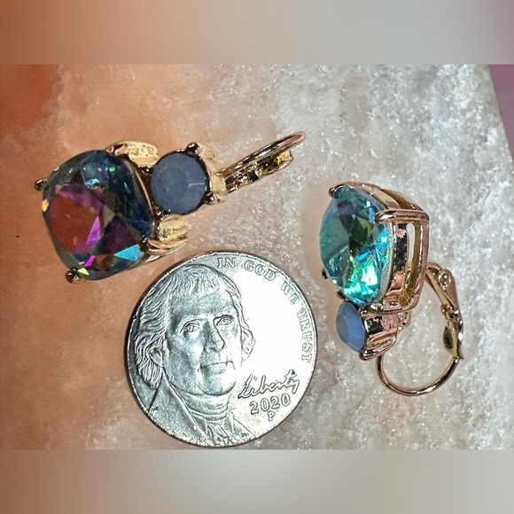 Bella Jack blue Crystal lever Back Gold Tone EUC 0674 P - Picture 3 of 10